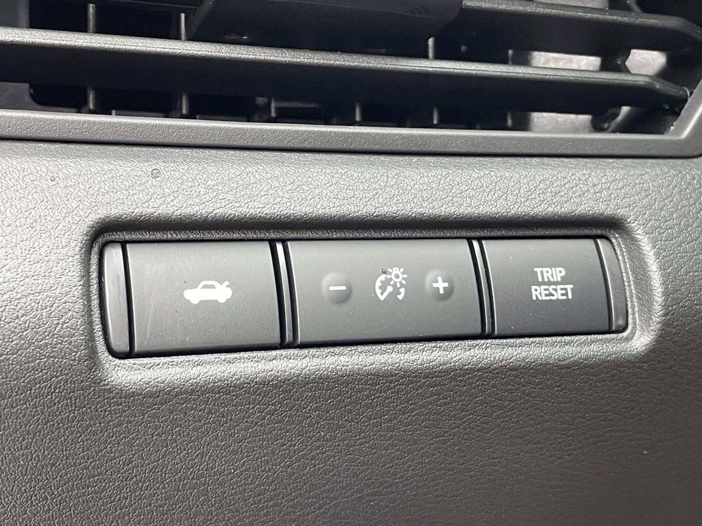 2026 Pearl White Tricoat Nissan Altima 2.5 SR FWD Sedan