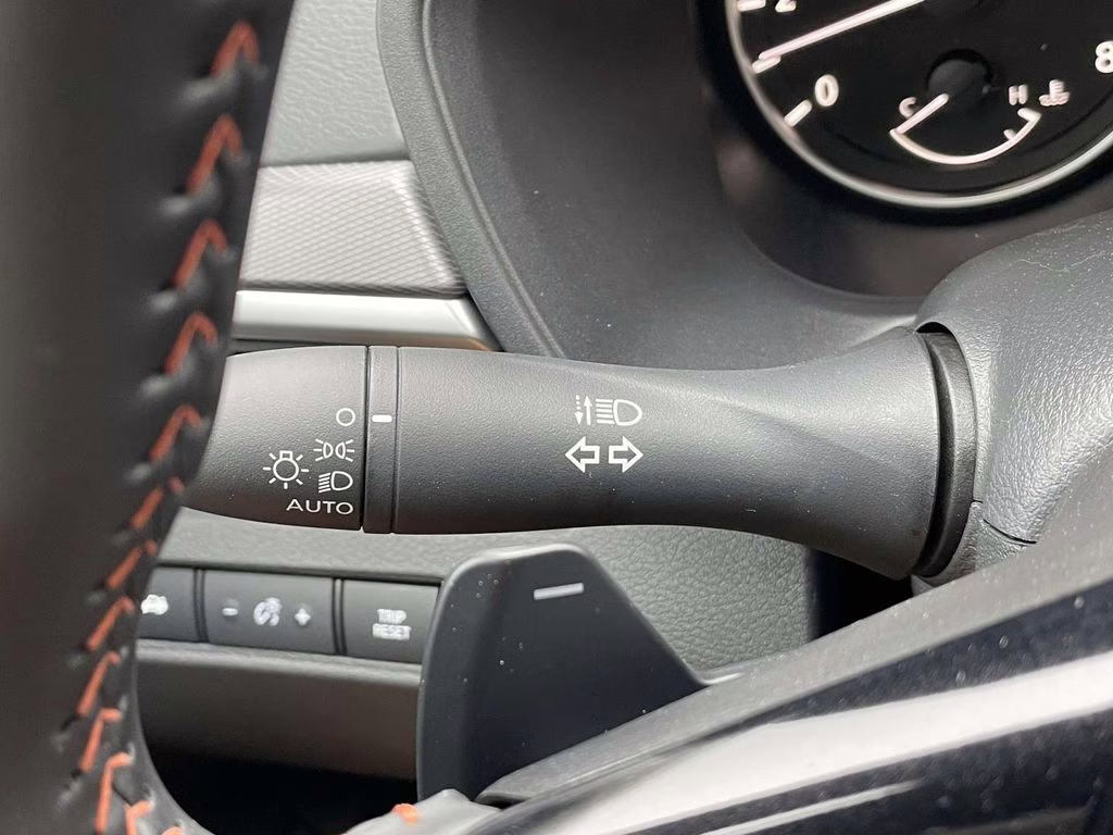 2026 Pearl White Tricoat Nissan Altima 2.5 SR FWD Sedan