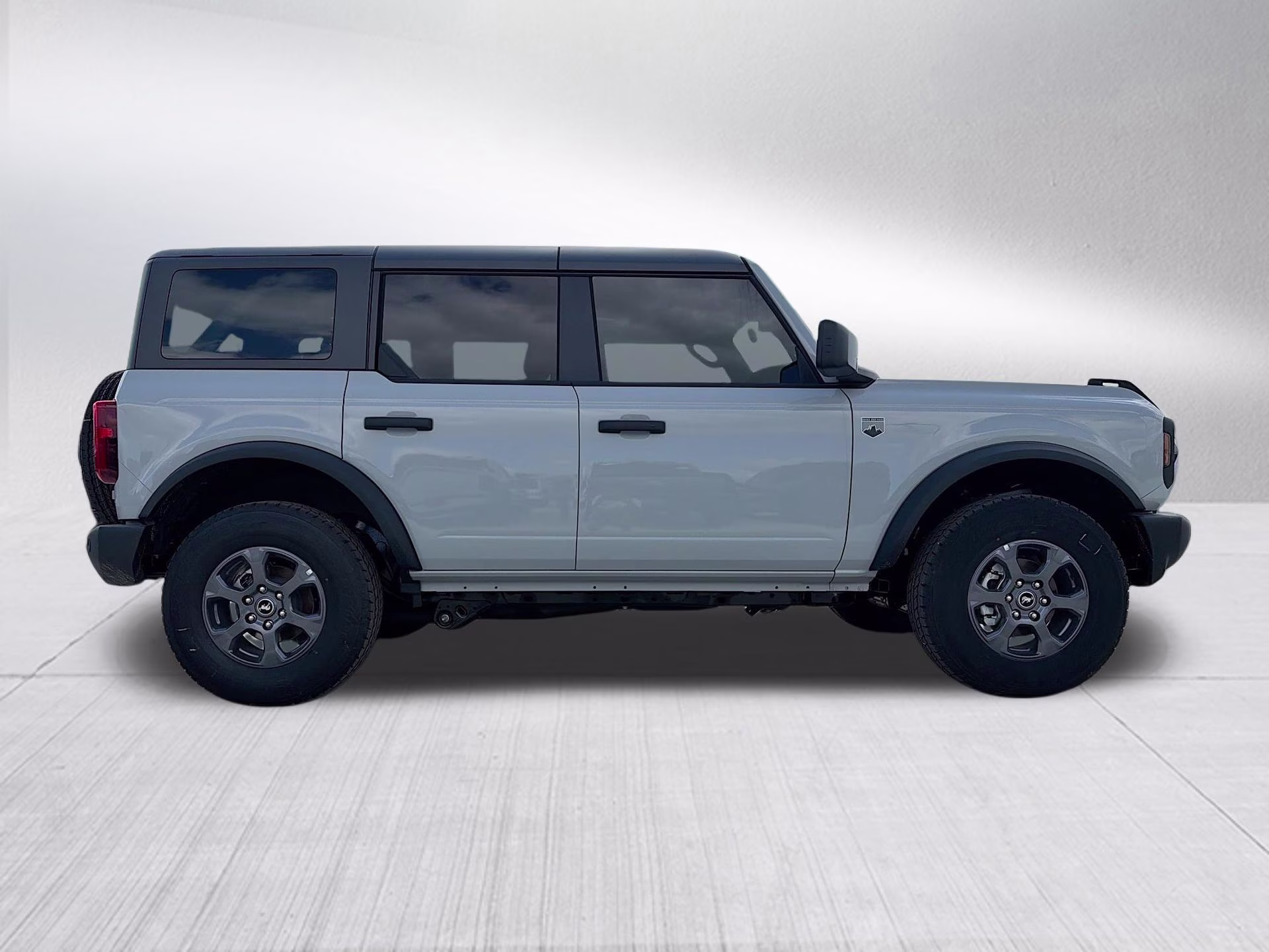 2026 Avalanche Gray Ford Bronco Big Bend 4X4 SUV