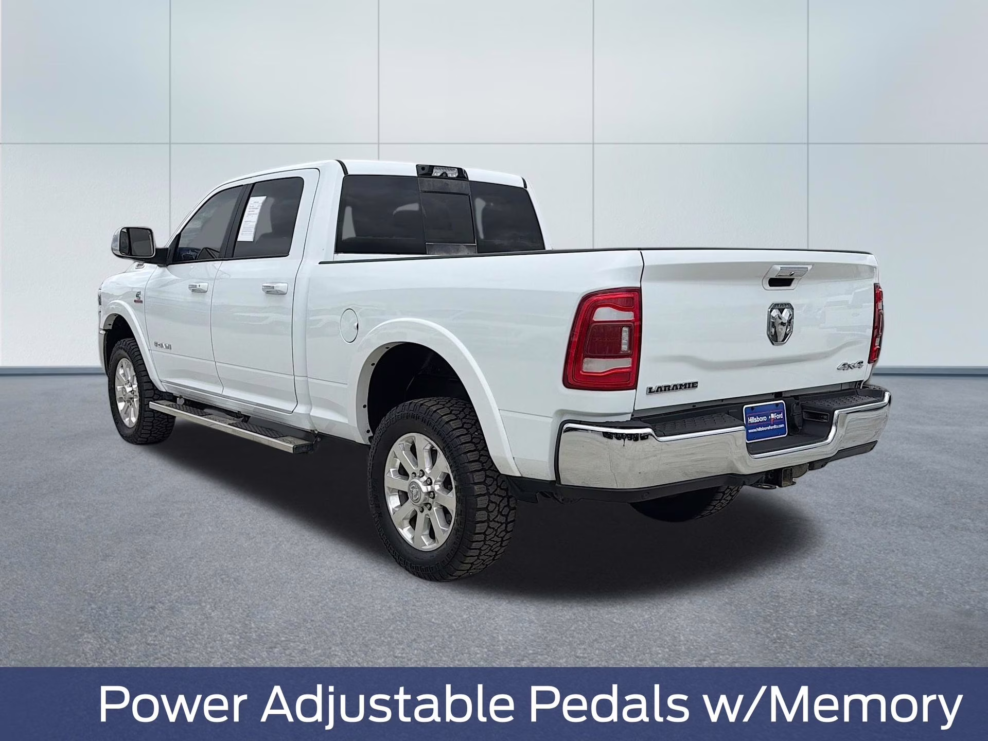 2022 Bright White Clearcoat Ram 2500 Laramie 4X4 Truck