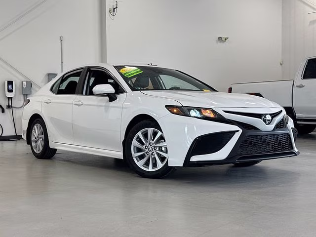 2024 Ice Cap Toyota Camry SE FWD Sedan