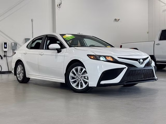 2024 Ice Cap Toyota Camry SE FWD Sedan