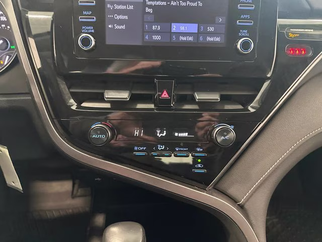 2024 Ice Cap Toyota Camry SE FWD Sedan