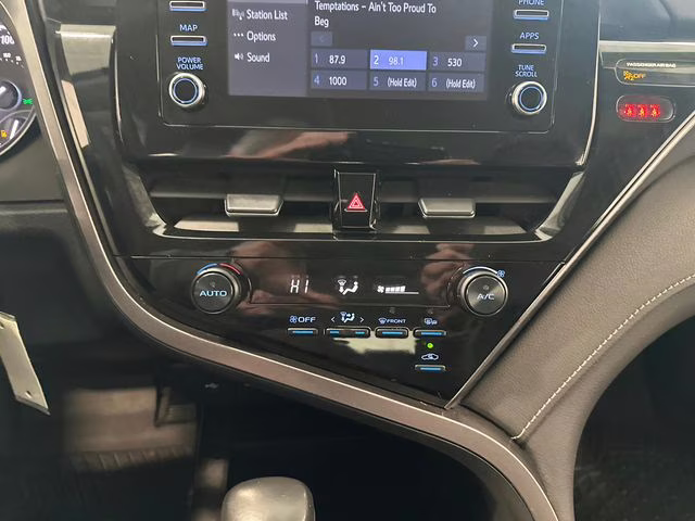 2024 Ice Cap Toyota Camry SE FWD Sedan