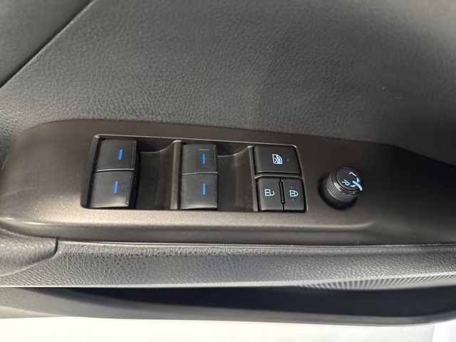 2024 Ice Cap Toyota Camry SE FWD Sedan