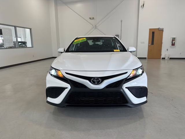 2024 Ice Cap Toyota Camry SE FWD Sedan