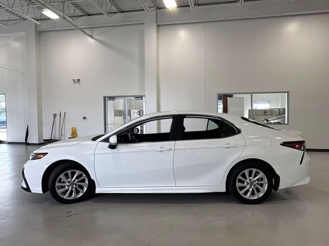 2024 Ice Cap Toyota Camry SE FWD Sedan