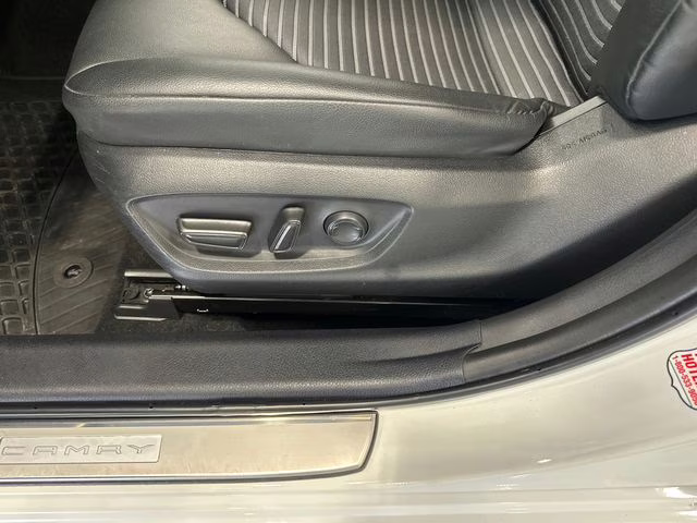 2024 Ice Cap Toyota Camry SE FWD Sedan