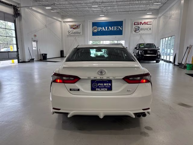 2024 Ice Cap Toyota Camry SE FWD Sedan