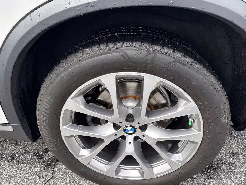 2022 Mineral White Metallic BMW X5 sDrive40i RWD SUV