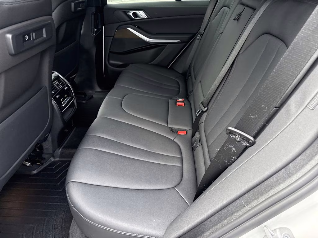 2022 Mineral White Metallic BMW X5 sDrive40i RWD SUV