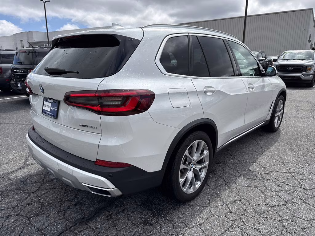 2022 Mineral White Metallic BMW X5 sDrive40i RWD SUV