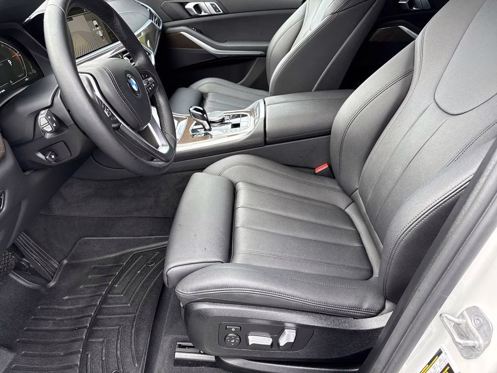 2022 Mineral White Metallic BMW X5 sDrive40i RWD SUV