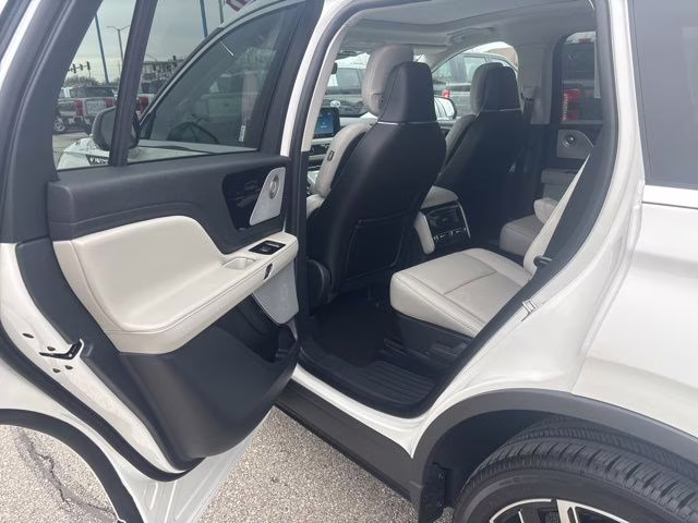 2026 White Lincoln Aviator Reserve AWD SUV