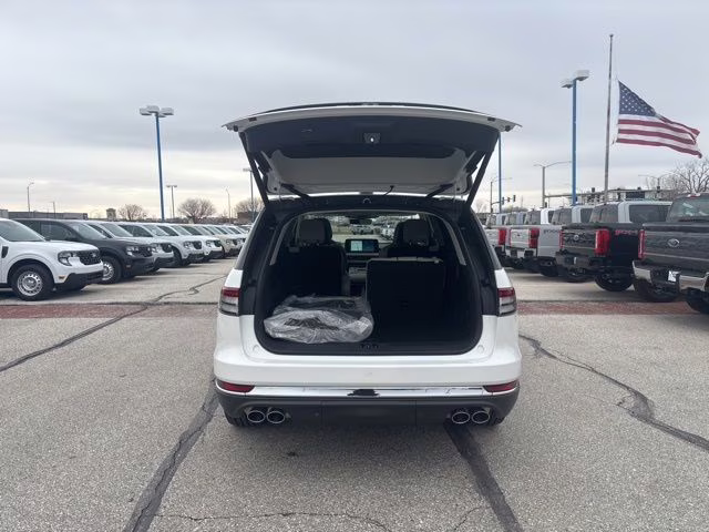 2026 White Lincoln Aviator Reserve AWD SUV