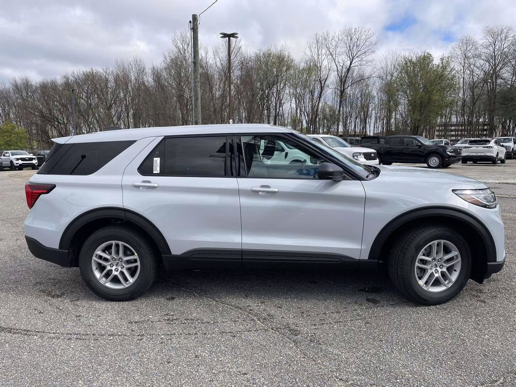 2026 Space White Metallic Ford Explorer Active RWD SUV