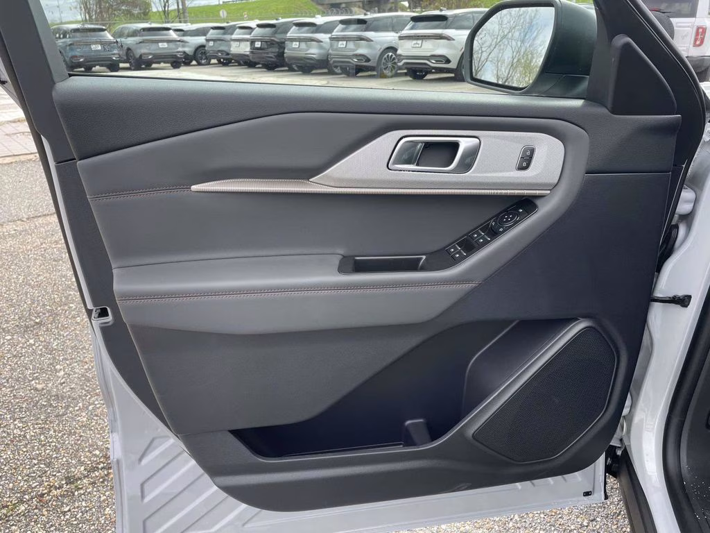 2026 Space White Metallic Ford Explorer Active RWD SUV