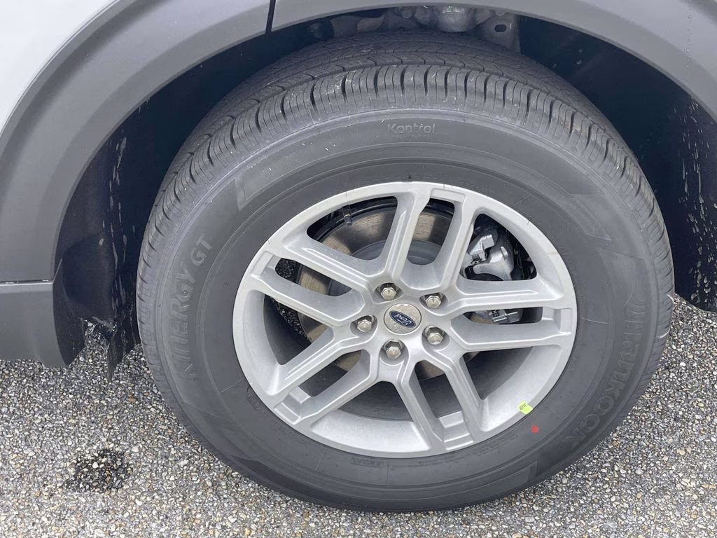 2026 Space White Metallic Ford Explorer Active RWD SUV