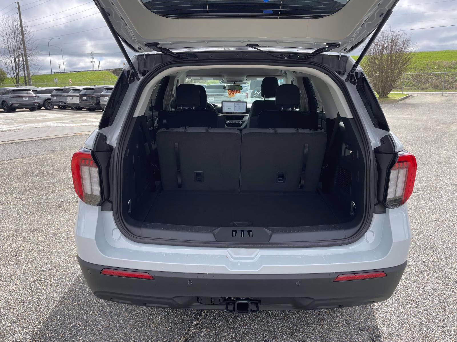 2026 Space White Metallic Ford Explorer Active RWD SUV