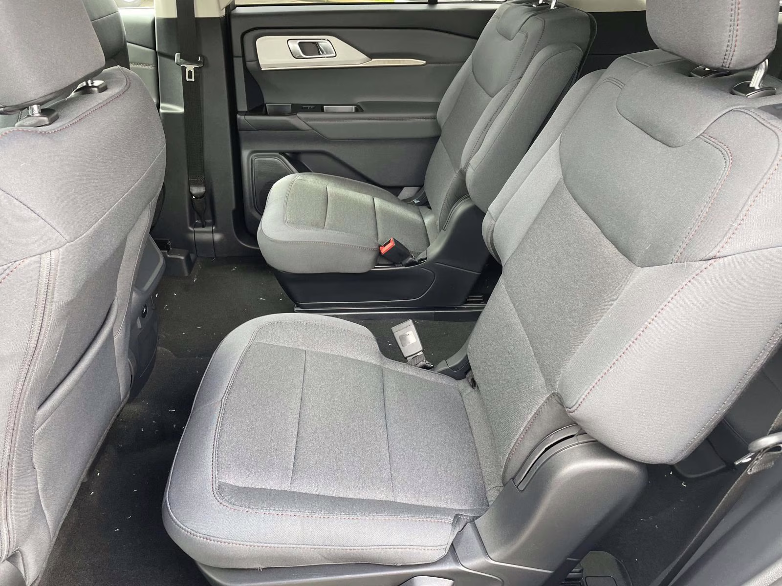 2026 Space White Metallic Ford Explorer Active RWD SUV