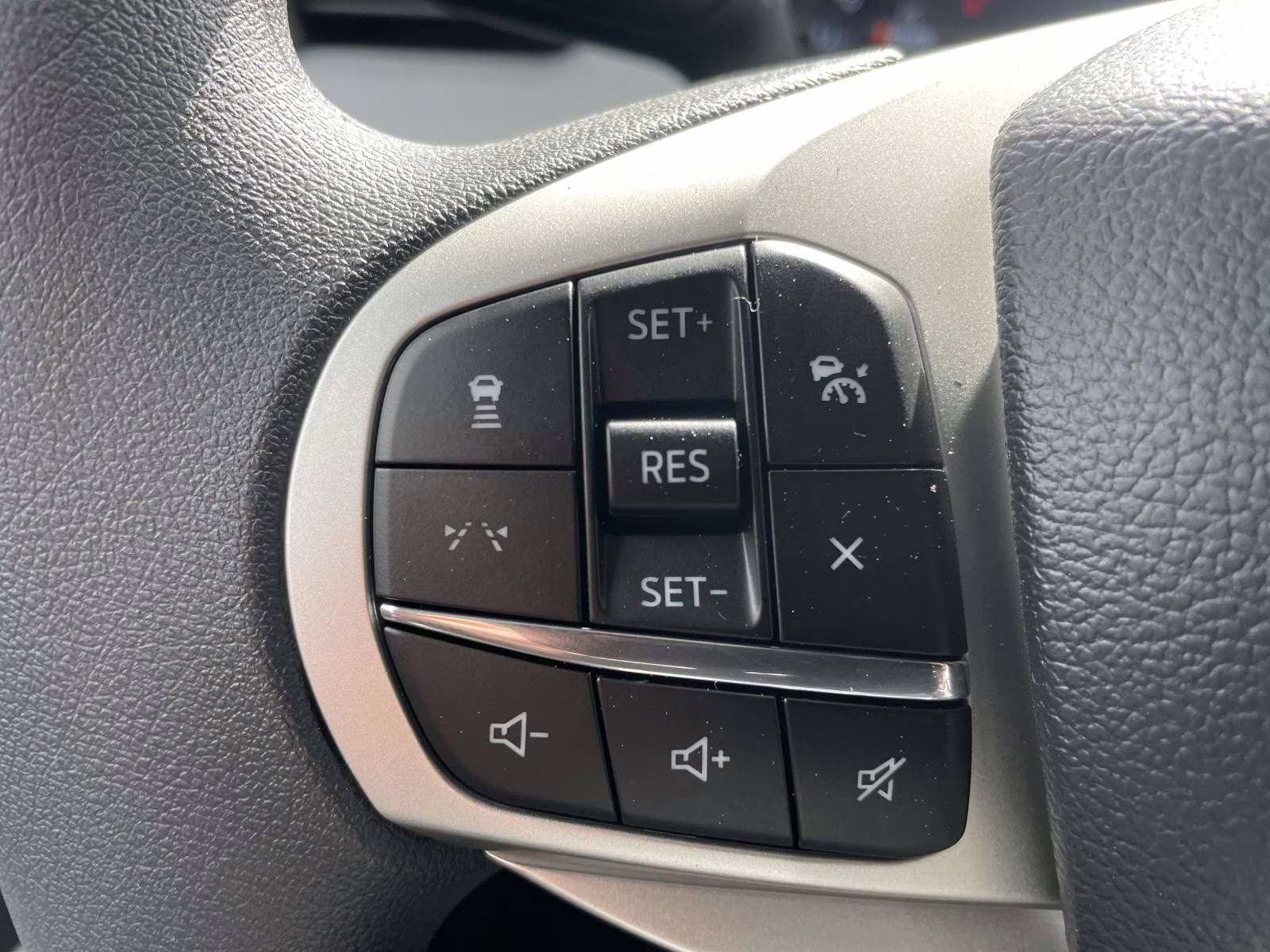 2026 Space White Metallic Ford Explorer Active RWD SUV