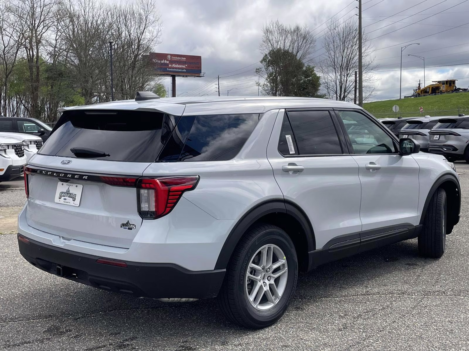2026 Space White Metallic Ford Explorer Active RWD SUV
