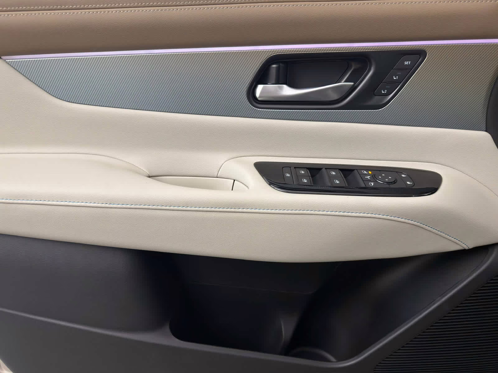 2026 Champagne Silver Metallic Nissan Murano Platinum AWD SUV