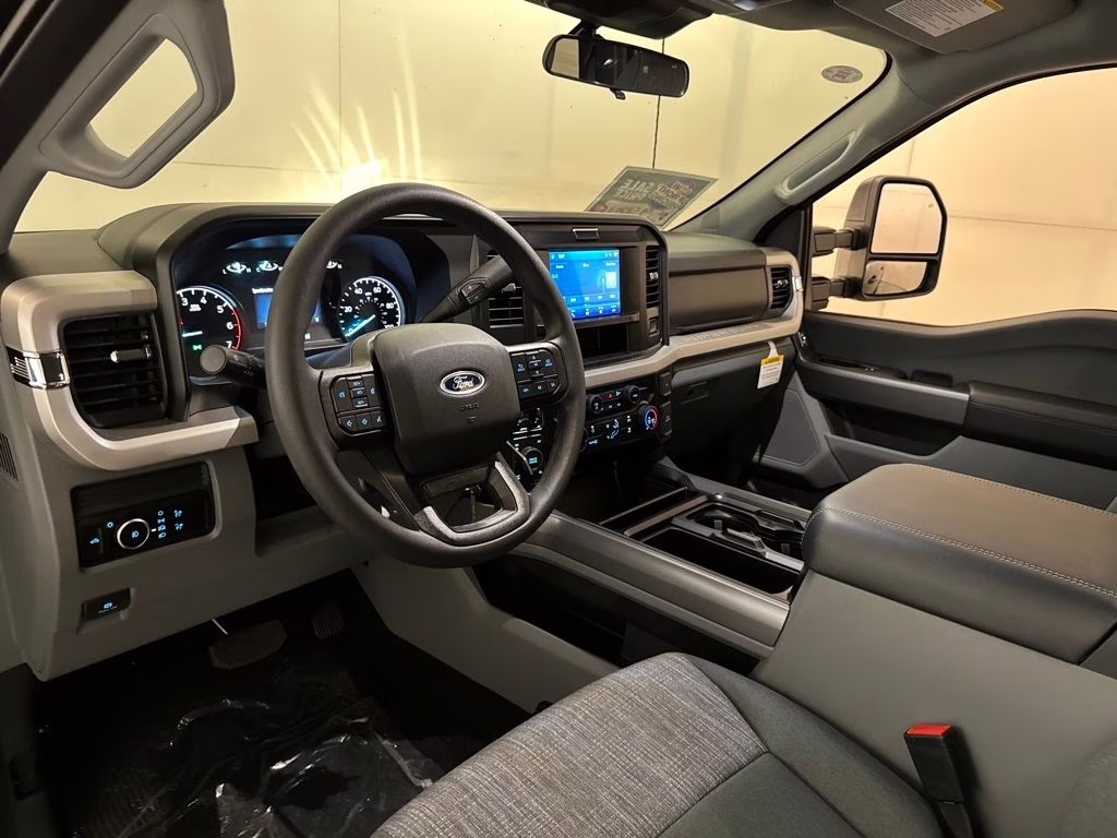 2026 Agate Black Metallic Ford Super Duty F-350 SRW XLT 4X4 Truck