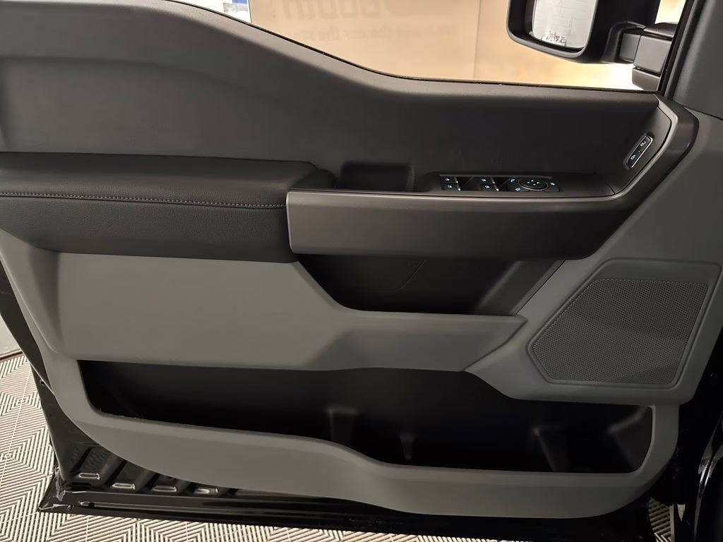 2026 Agate Black Metallic Ford Super Duty F-350 SRW XLT 4X4 Truck