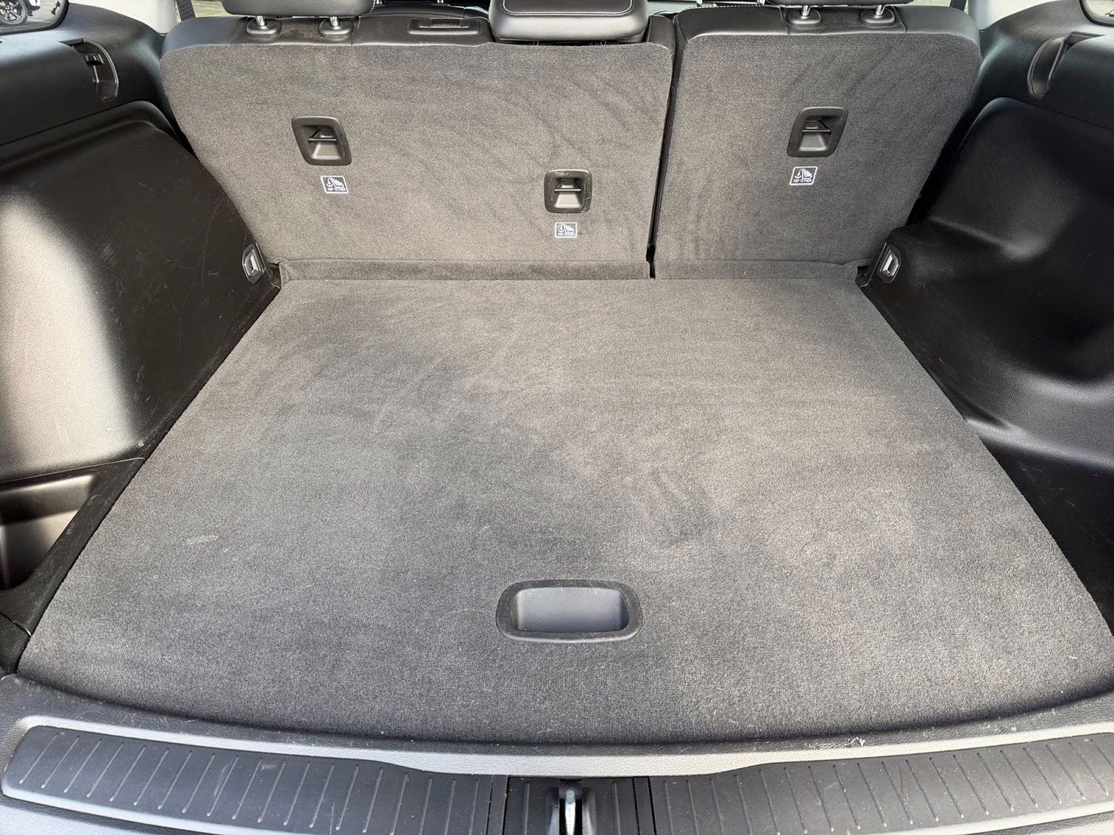 2022 Diamond Black Crystal Pearlcoat Jeep Grand Cherokee Limited 4X4 SUV