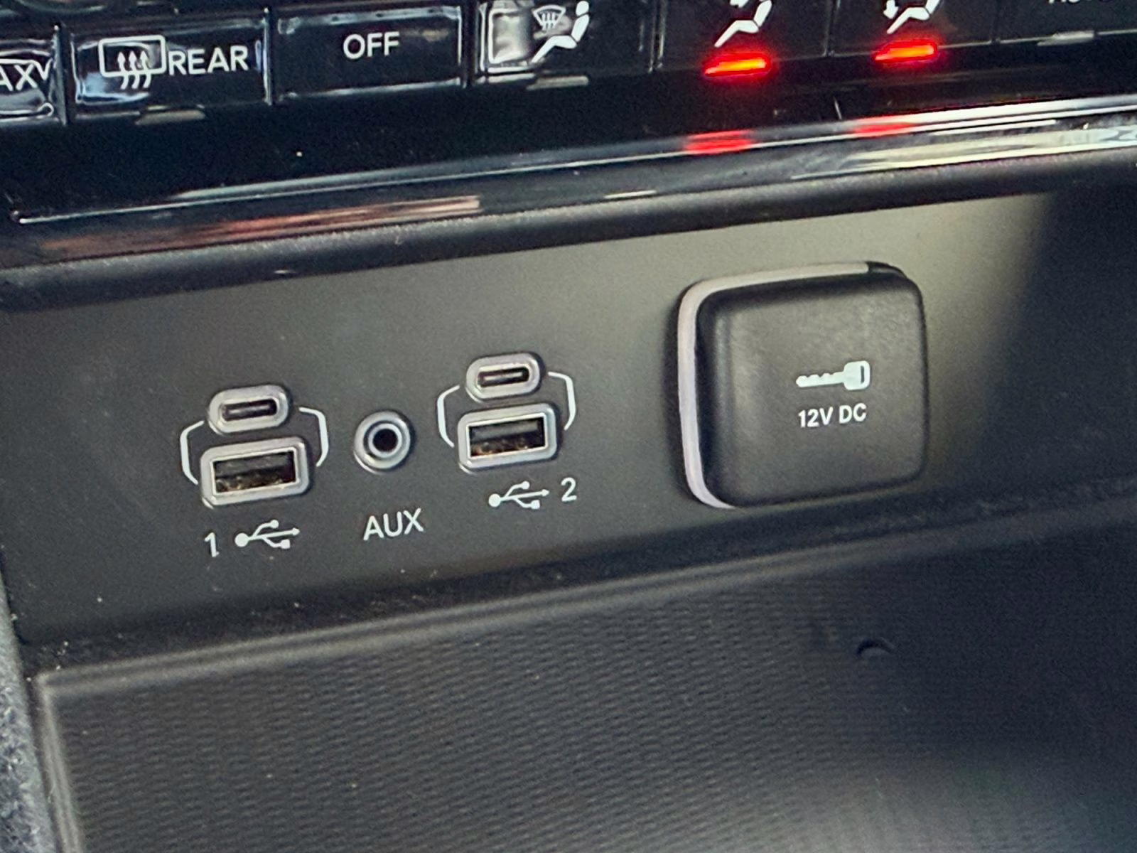 2022 Diamond Black Crystal Pearlcoat Jeep Grand Cherokee Limited 4X4 SUV