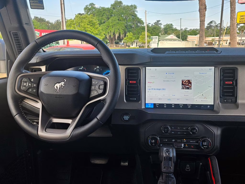 2026 Wimbledon White Ford Bronco Outer Banks 4X4 SUV