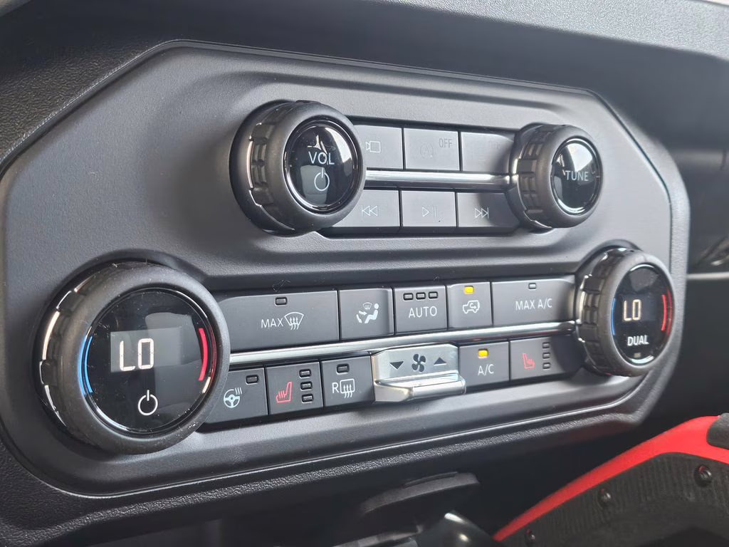 2026 Wimbledon White Ford Bronco Outer Banks 4X4 SUV