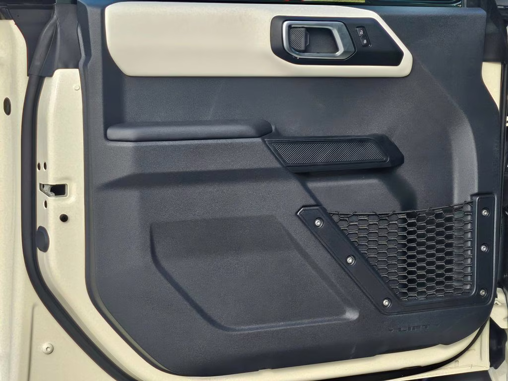 2026 Wimbledon White Ford Bronco Outer Banks 4X4 SUV