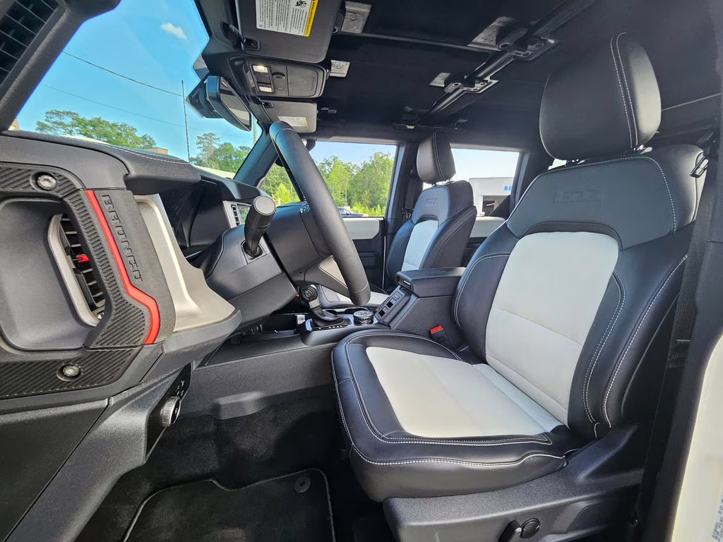 2026 Wimbledon White Ford Bronco Outer Banks 4X4 SUV