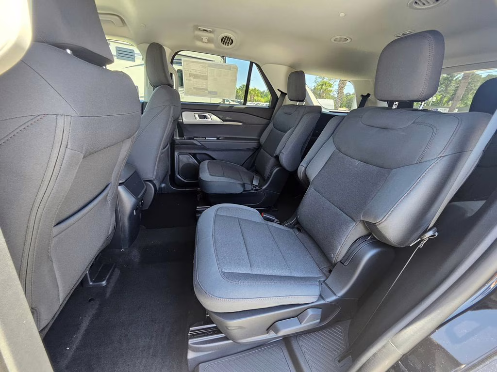 2026 Agate Black Metallic Ford Explorer Active RWD SUV