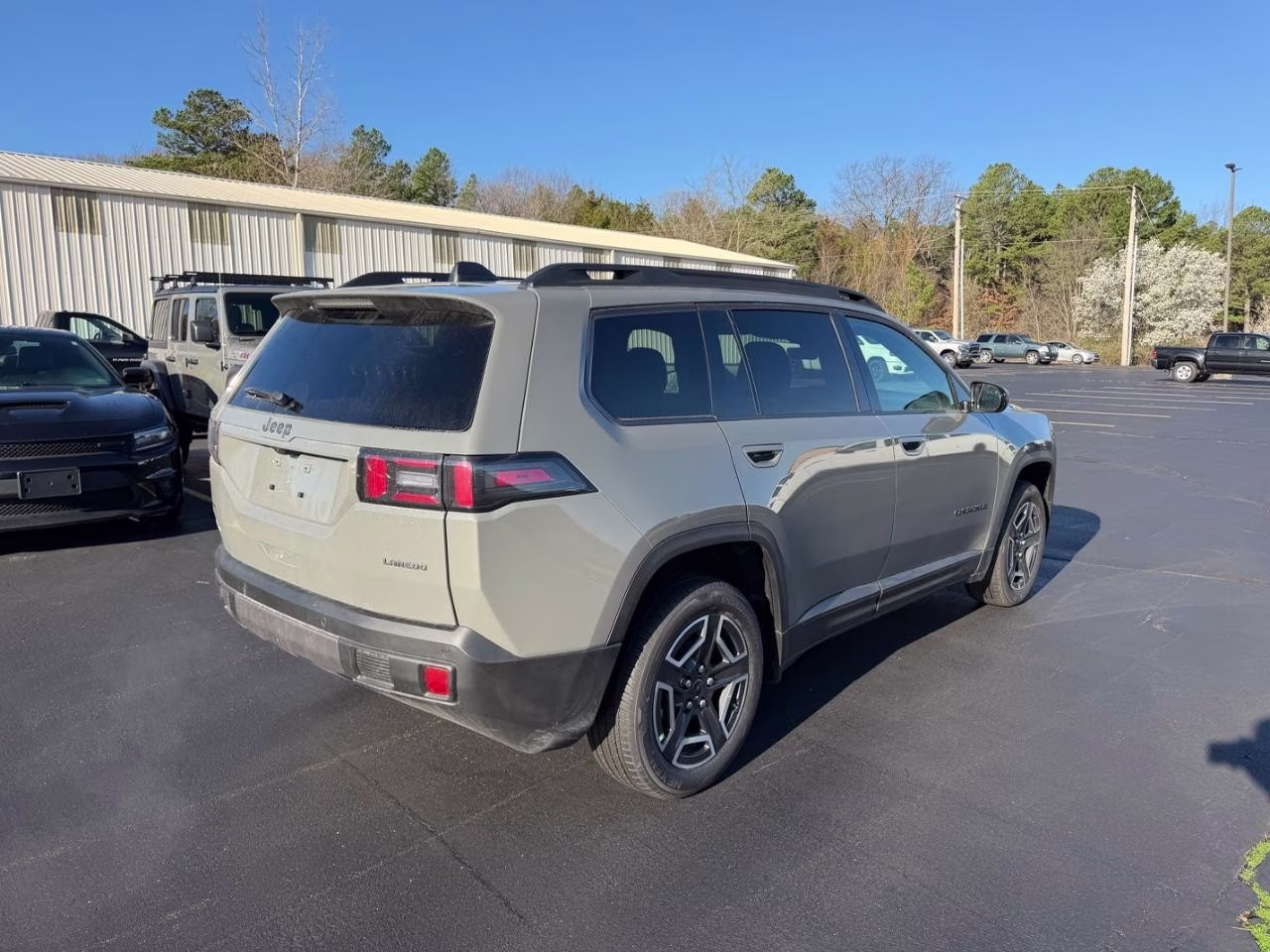 2026 Sting-Gray Clearcoat Jeep Cherokee Laredo 4X4 SUV