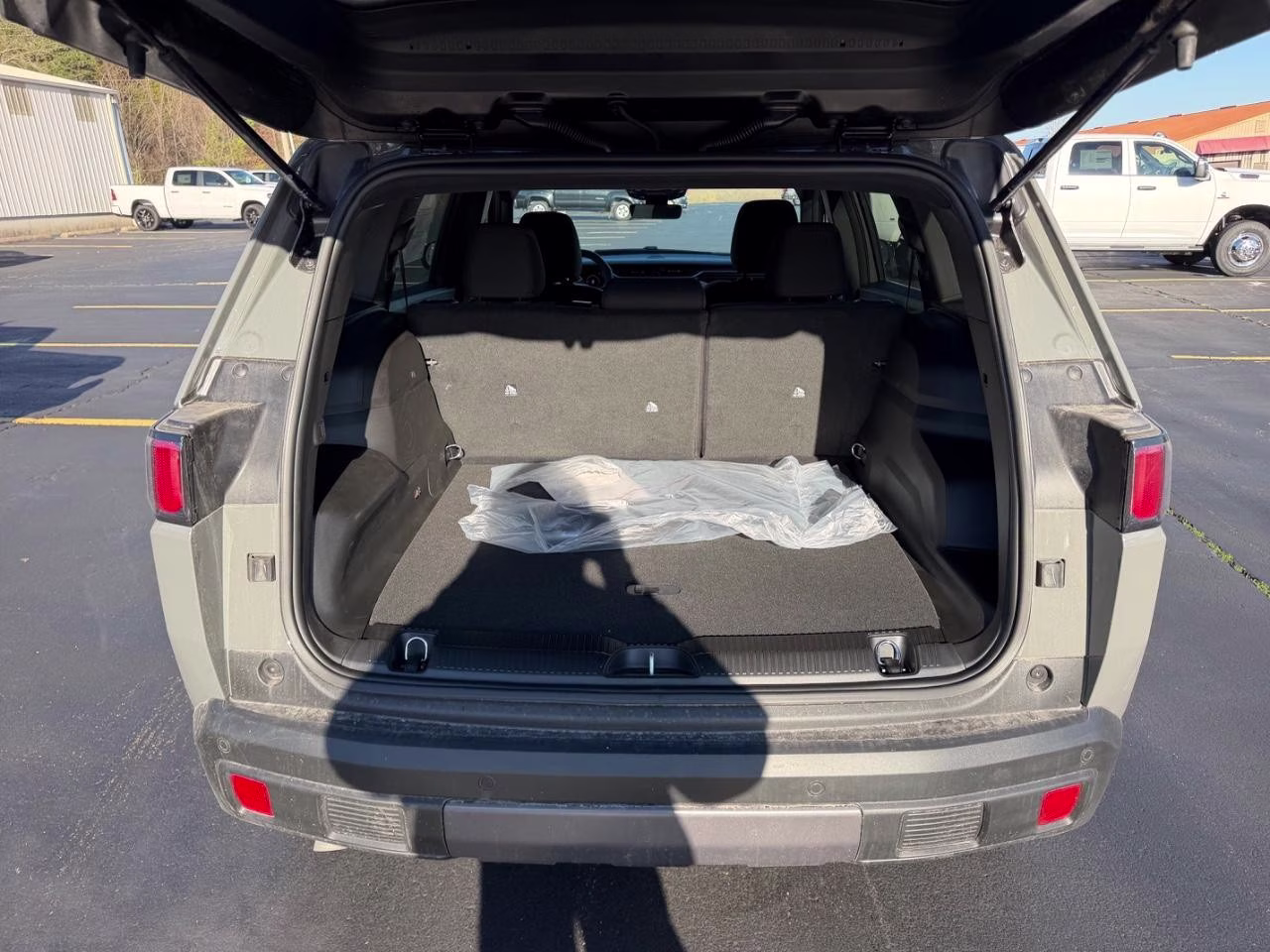 2026 Sting-Gray Clearcoat Jeep Cherokee Laredo 4X4 SUV