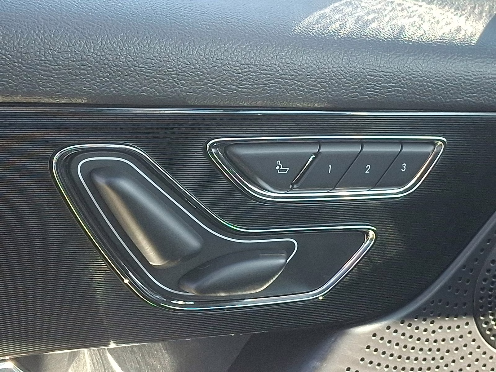 2025 Crystal White Metallic Clearcoat - A3 Lincoln Corsair Reserve AWD