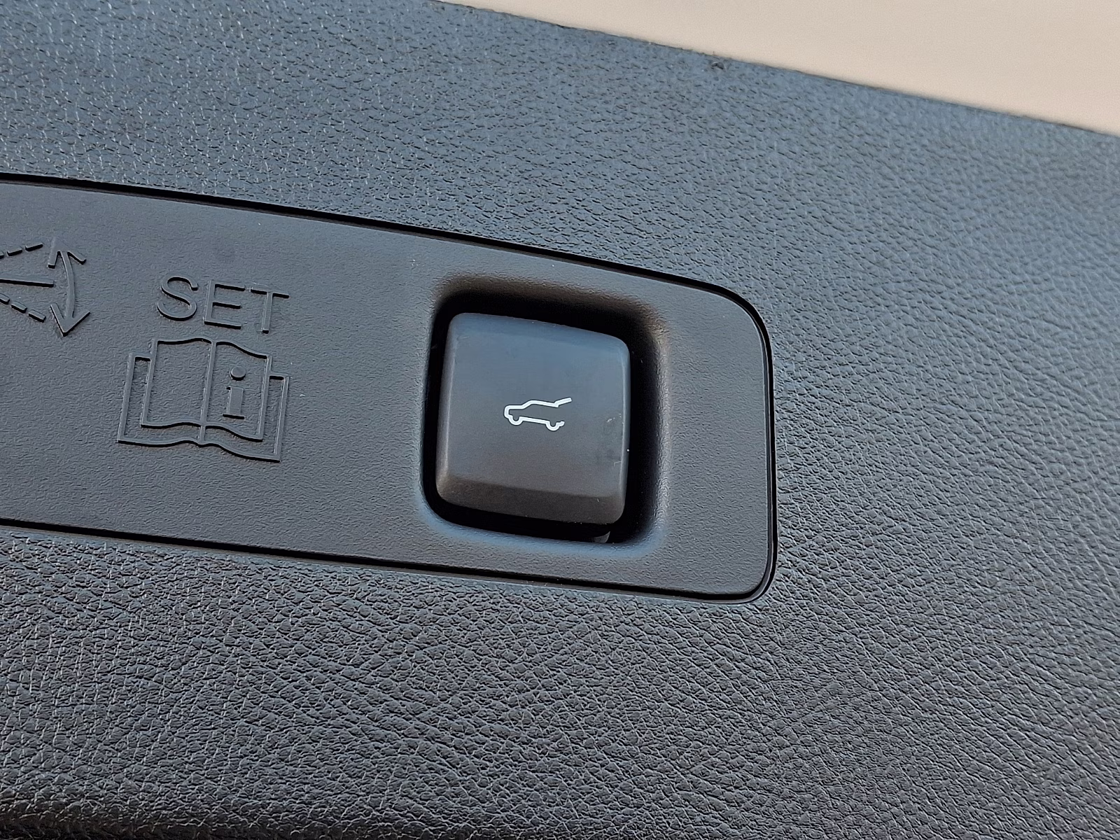 2025 Crystal White Metallic Clearcoat - A3 Lincoln Corsair Reserve AWD