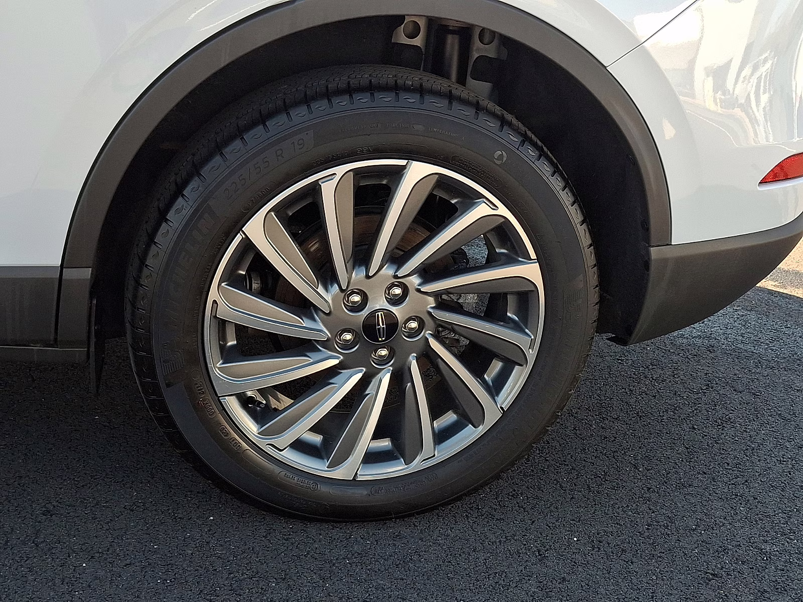 2025 Crystal White Metallic Clearcoat - A3 Lincoln Corsair Reserve AWD