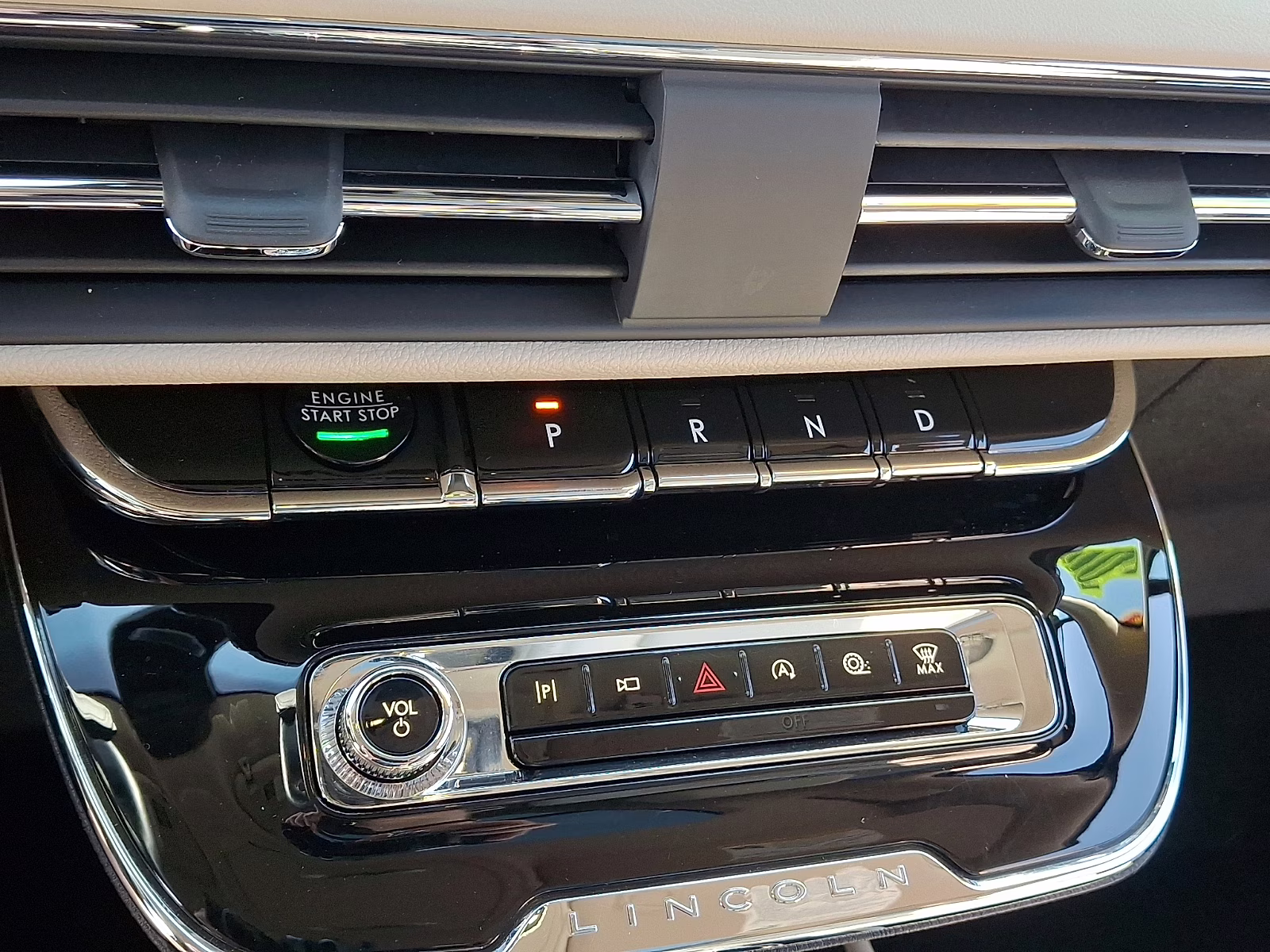 2025 Pristine White Metallic Tri-Coat - AZ Lincoln Corsair Reserve AWD