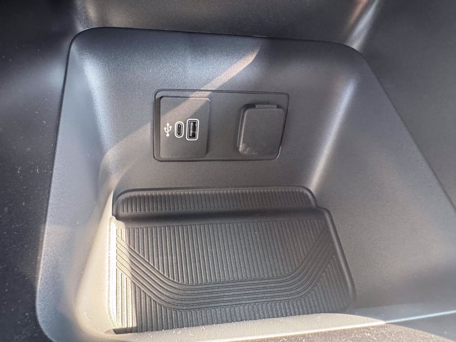 2026 Agate Black Metallic Ford Explorer Active 4X4 SUV