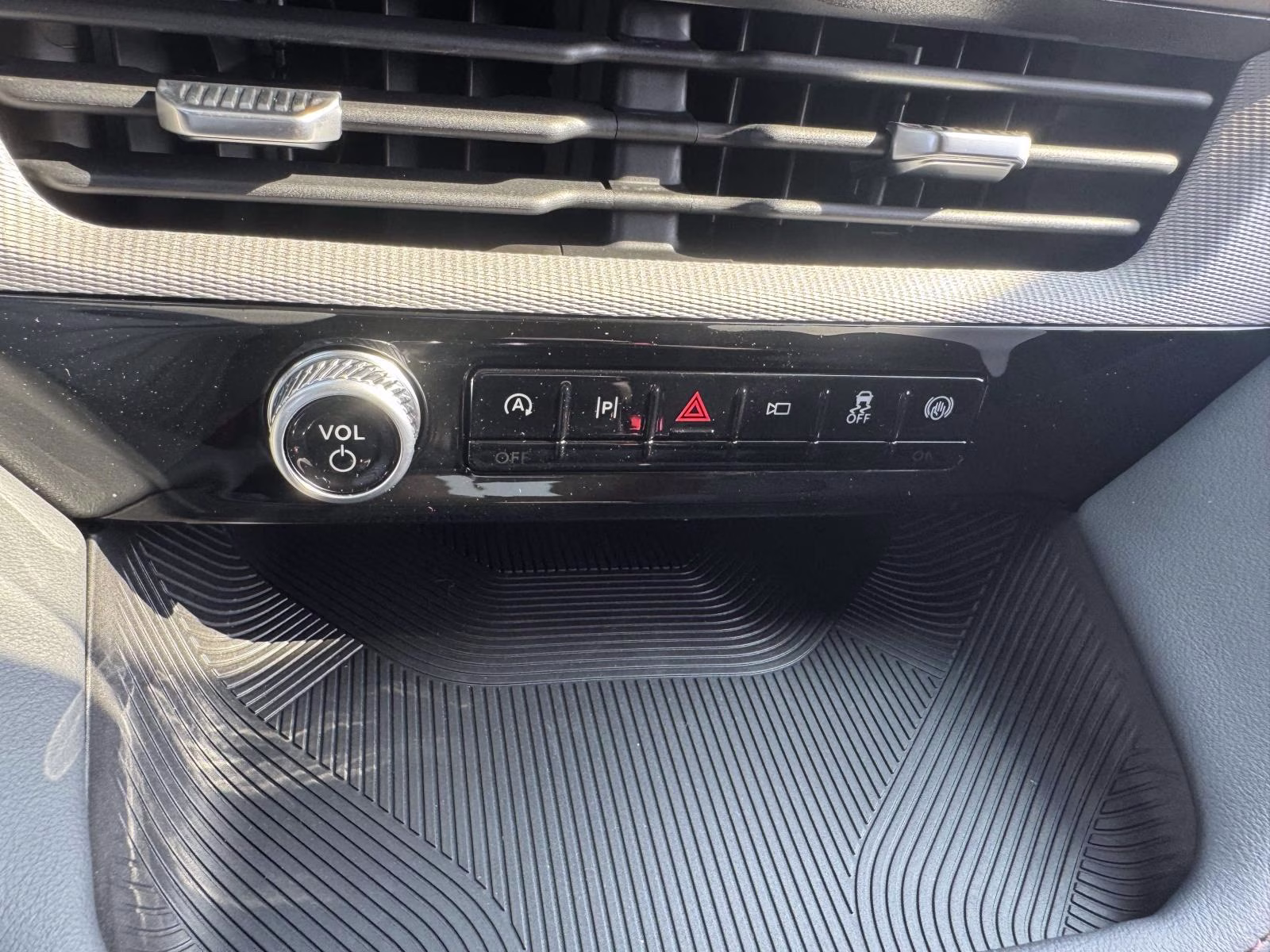 2026 Agate Black Metallic Ford Explorer Active 4X4 SUV