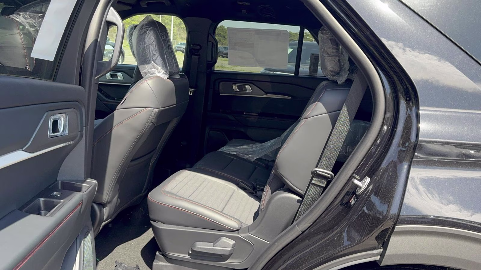 2026 Agate Black Metallic Ford Explorer ST-Line 4WD 4X4 SUV