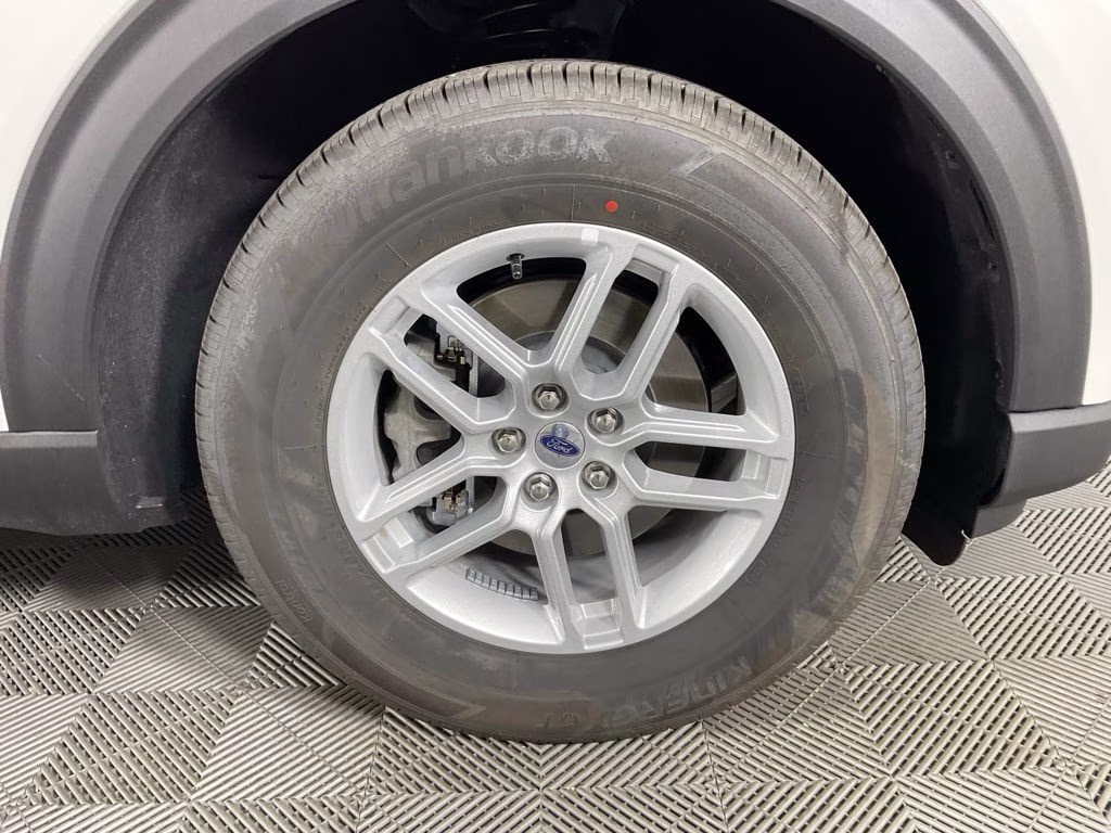 2026 White Metallic Ford Explorer Active RWD SUV
