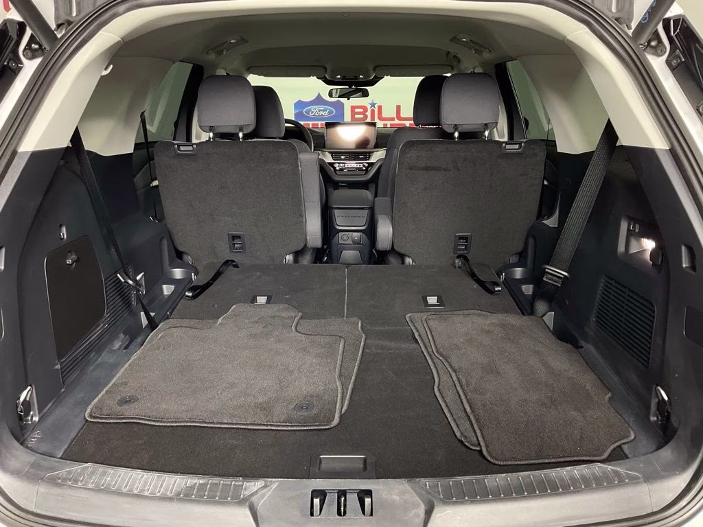 2026 White Metallic Ford Explorer Active RWD SUV