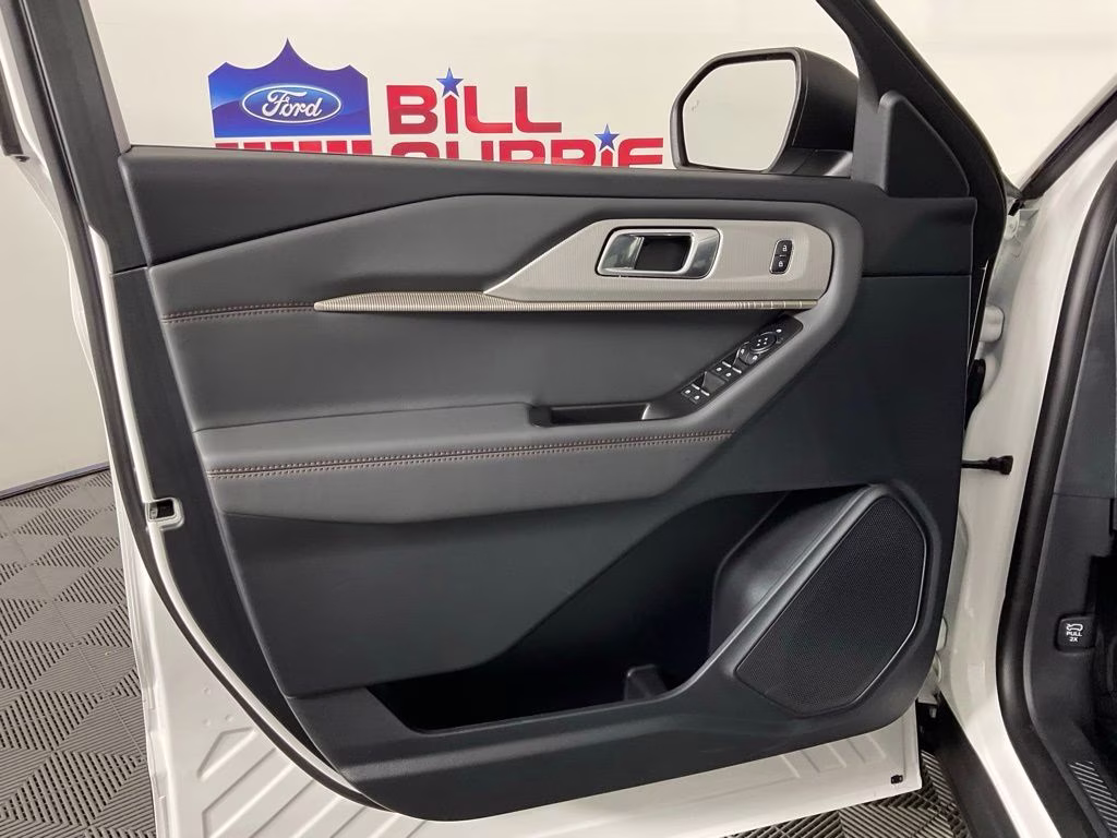 2026 White Metallic Ford Explorer Active RWD SUV