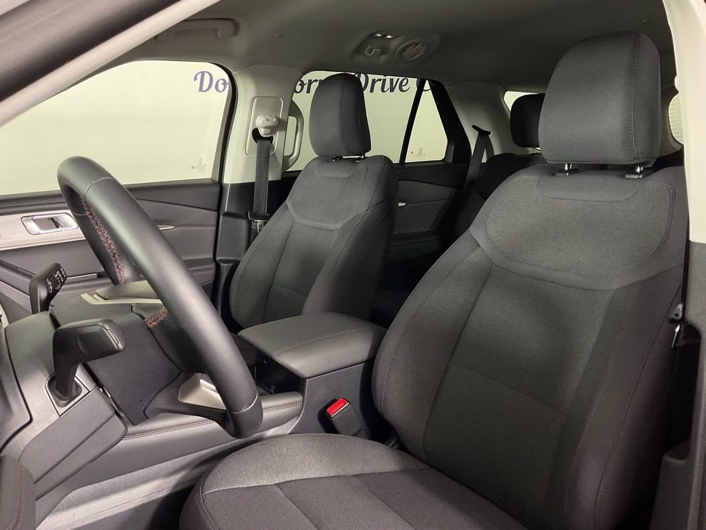2026 White Metallic Ford Explorer Active RWD SUV