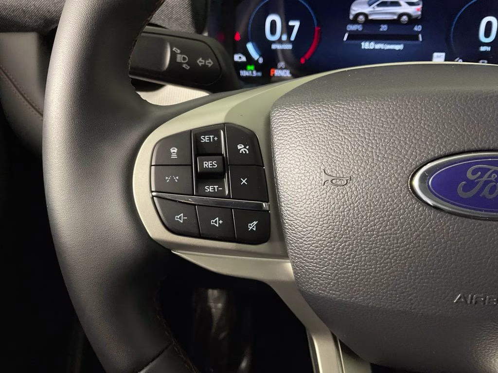 2026 White Metallic Ford Explorer Active RWD SUV